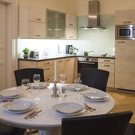 Modern Apartment Vsehrdova Prague Ngoại thất bức ảnh