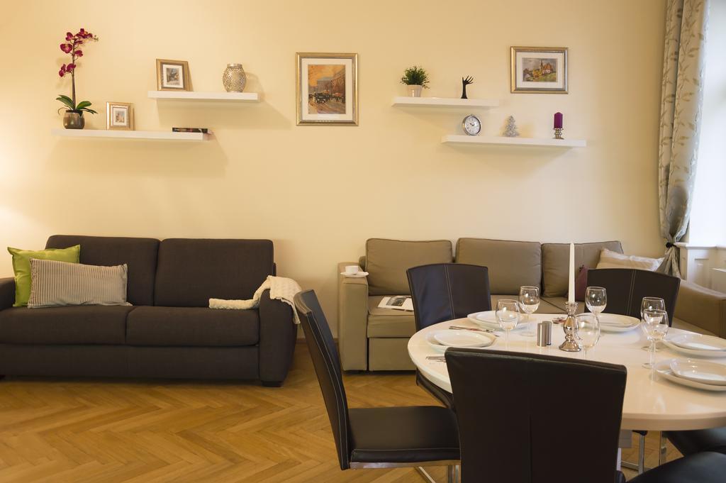 Modern Apartment Vsehrdova Prague Ngoại thất bức ảnh