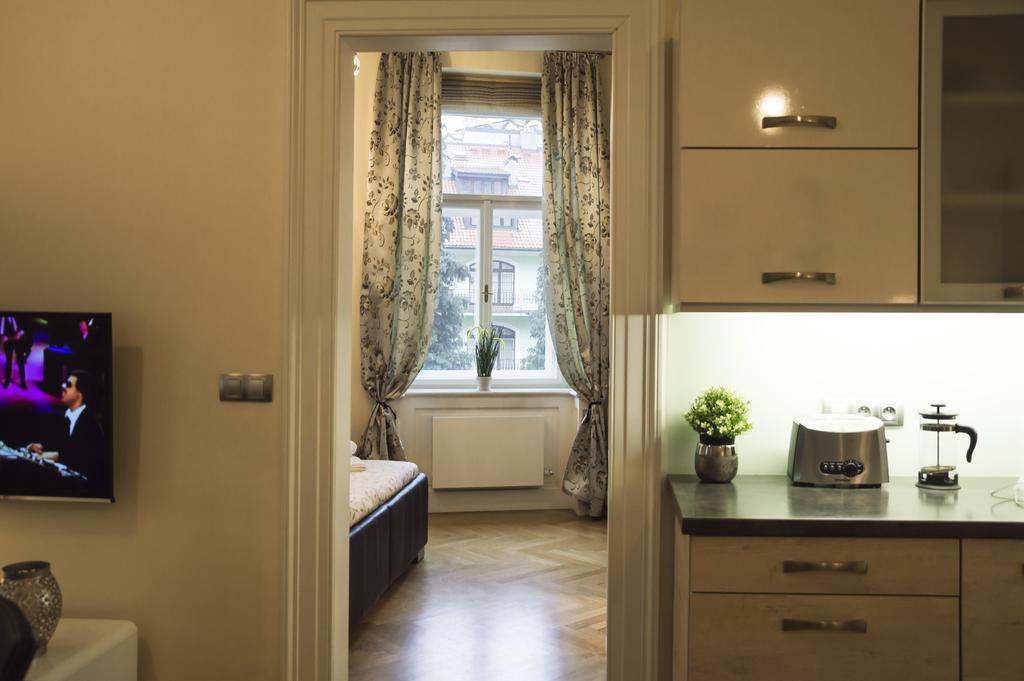 Modern Apartment Vsehrdova Prague Ngoại thất bức ảnh