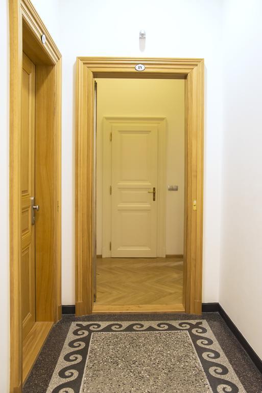 Modern Apartment Vsehrdova Prague Ngoại thất bức ảnh