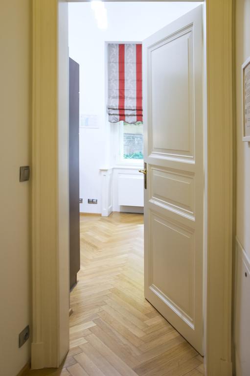 Modern Apartment Vsehrdova Prague Ngoại thất bức ảnh