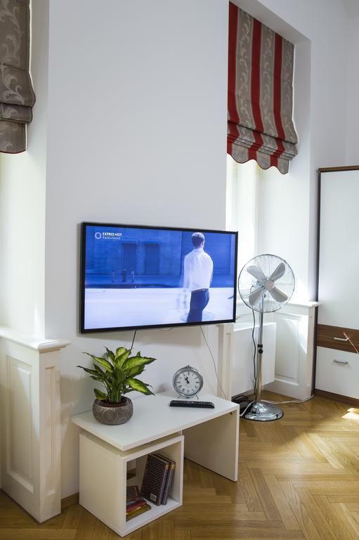 Modern Apartment Vsehrdova Prague Ngoại thất bức ảnh