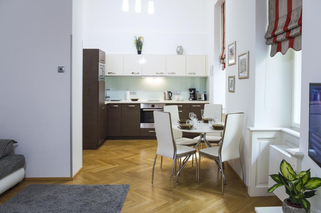 Modern Apartment Vsehrdova Prague Ngoại thất bức ảnh