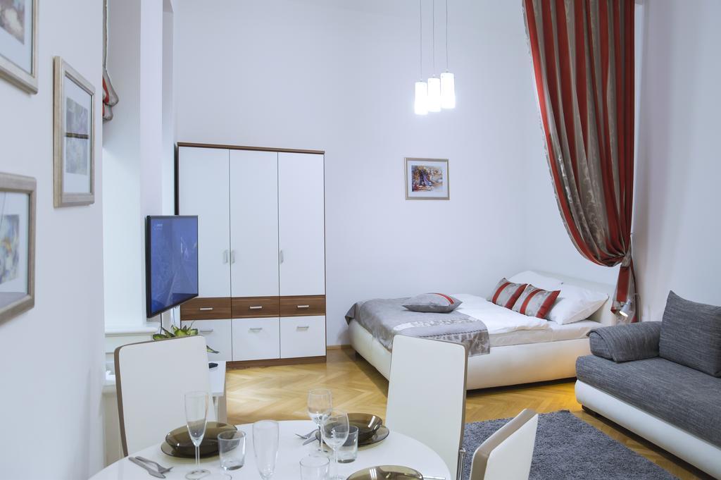 Modern Apartment Vsehrdova Prague Ngoại thất bức ảnh