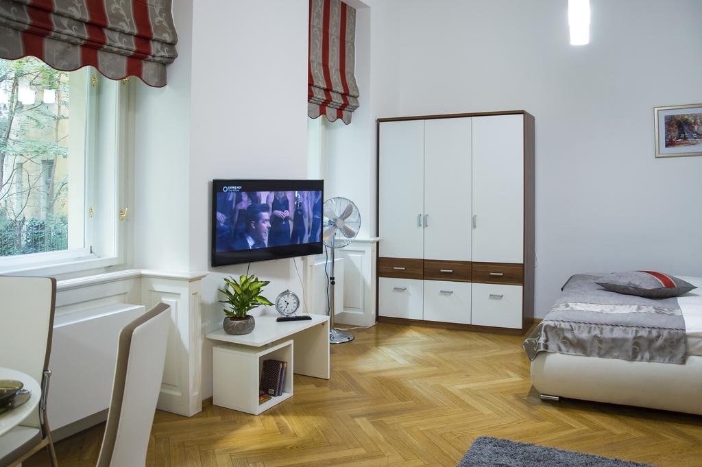 Modern Apartment Vsehrdova Prague Ngoại thất bức ảnh